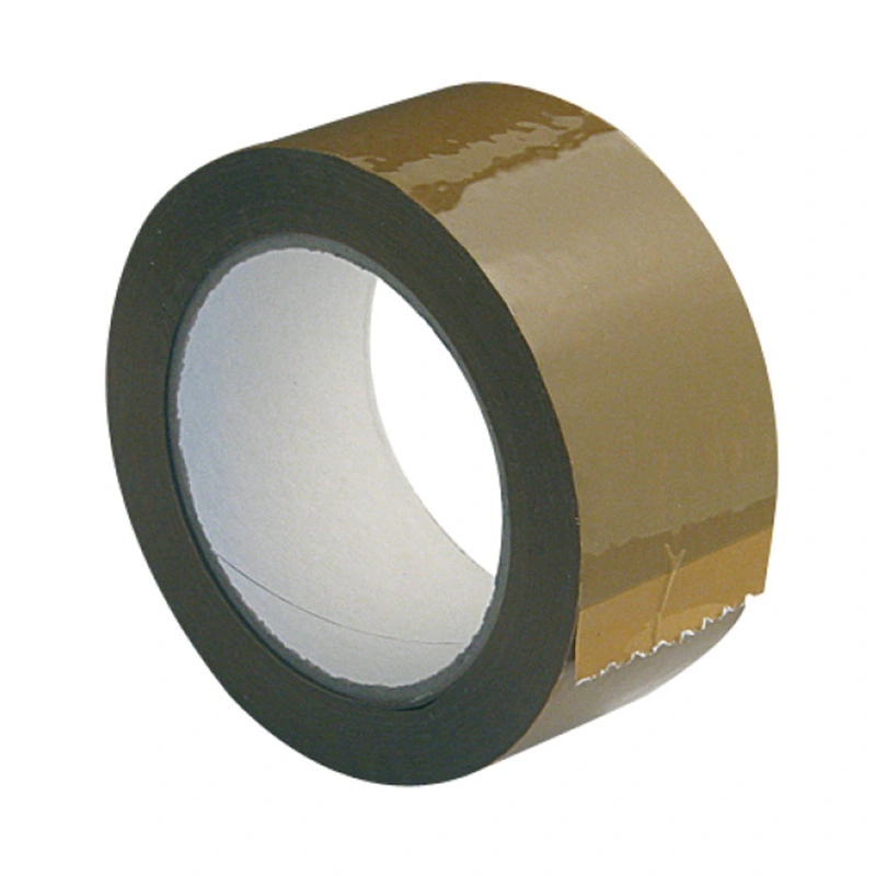 Image d'un adhésif pour emballage couleur havane, présenté devant un arrière-plan blanc. L'adhésif est visible dans son état intact, mettant en avant sa couleur havane distinctive et sa texture. L'arrière-plan blanc contraste avec la teinte havane de l'adhésif, soulignant son utilisation pour l'emballage.