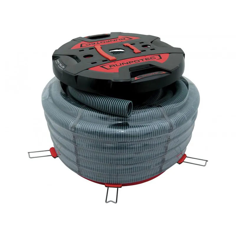 Image d'un dérouleur de câble GÉNIPLAC AO-XB 500 TÉLESCOPIQUE en utilisation, avec une gaine de plus gros diamètre emballée pour démontrer sa capacité à dérouler des câbles dans n'importe quelles conditions. L'image souligne sa conception robuste et professionnelle, adaptée à tous types de câbles et de tuyaux, ainsi que son couvercle réglable en hauteur et ses extensions de support pour une manipulation sécurisée.